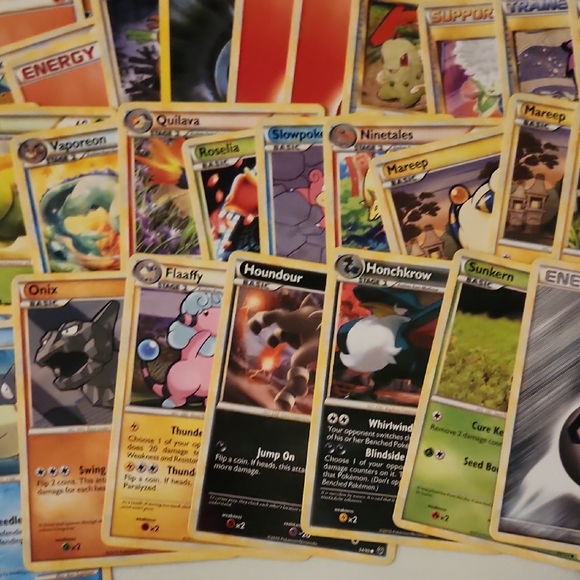 Assorted Pokémon Cards - Picture 11 of 12